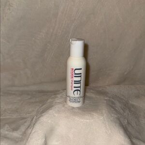 Travel size Unite BOOSTA Shampoo for volume